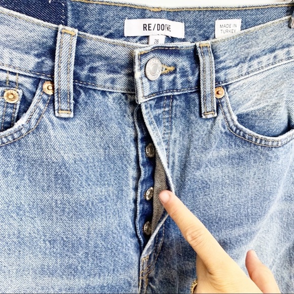 Re/Done | Original 90s Loose Straight Jeans in Light Worn - Picture 3 of 10